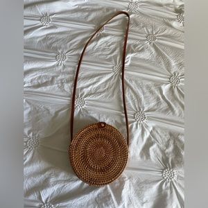 Crossbody wick round bag like new worn once